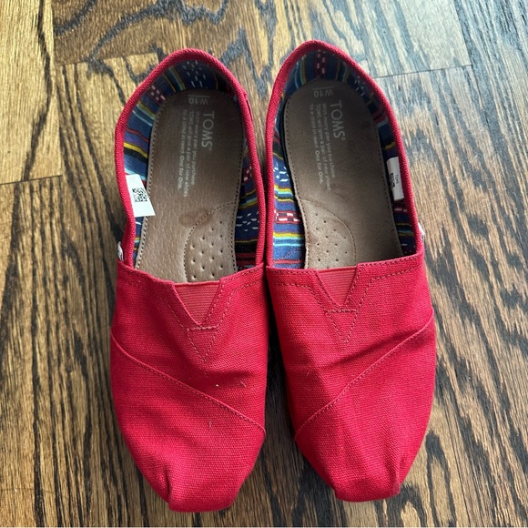 Women’s Size 10 Red Toms - Picture 2 of 6